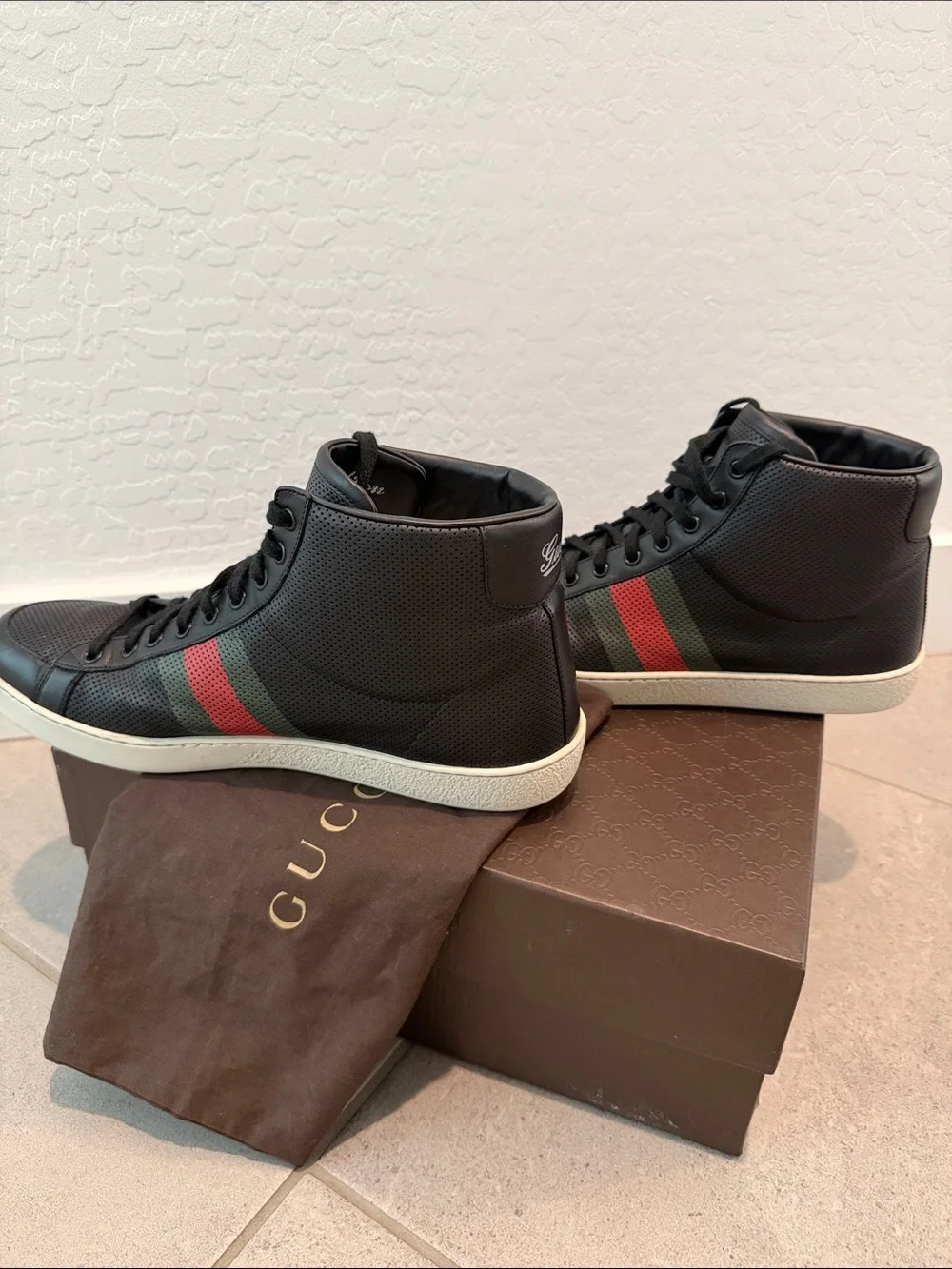Auth Limited Edition Gucci Black High-Top Sneakers with Green & Red Web Stripe